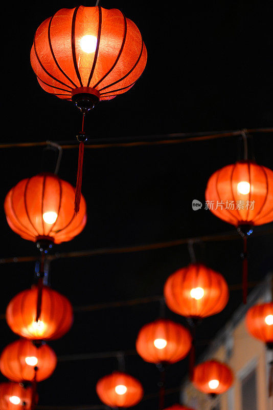 近距离关注中秋节的黄色灯笼。越南西贡(西贡)/胡志明市中秋节的灯笼